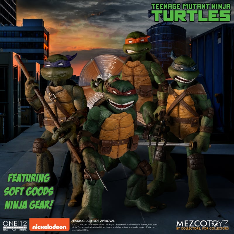 Mezco One:12 Teenage Ninja Turtles Deluxe Set