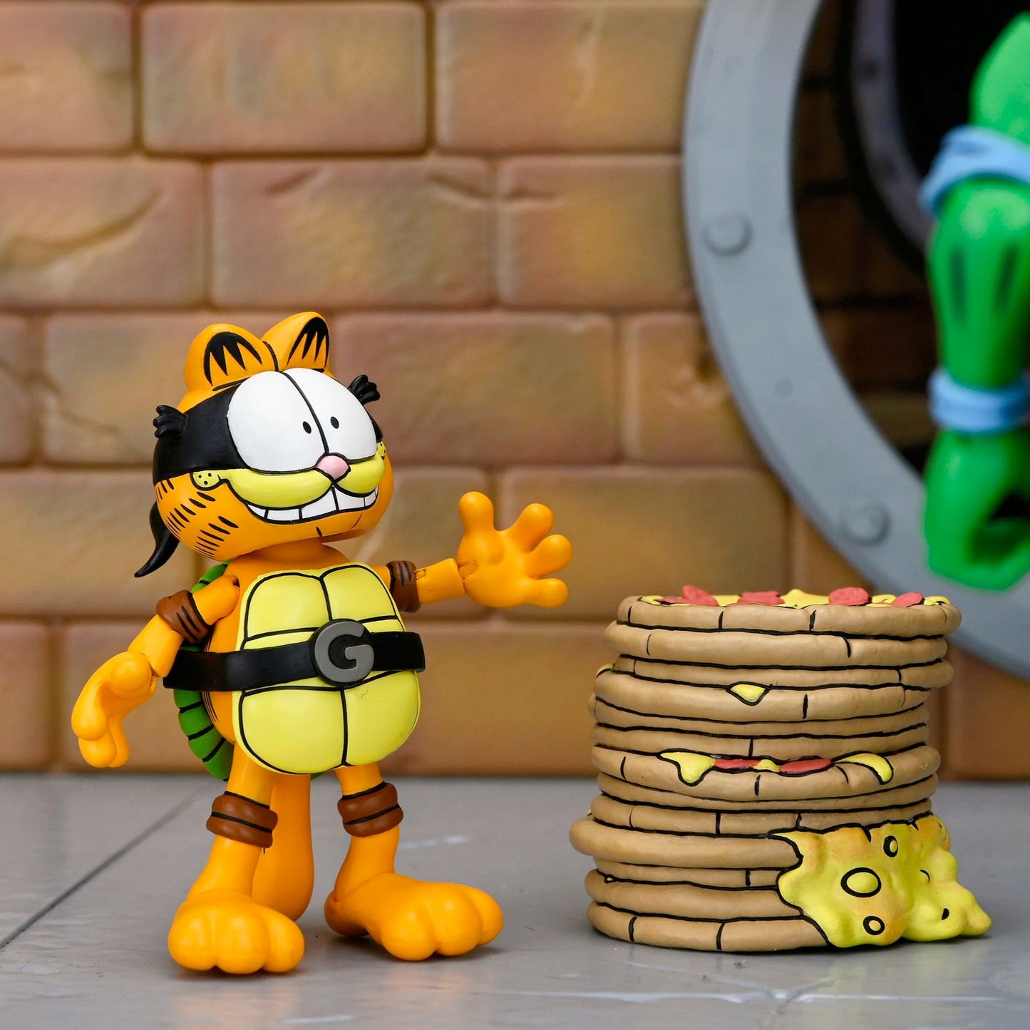 NECA TMNT Archie Comics x Garfield Ultimate Garfello w/ Odie